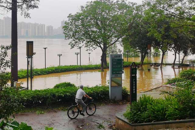 Picture 11 of The most serious flood in 100 years hit China, photos from above reveal the horrifying scene