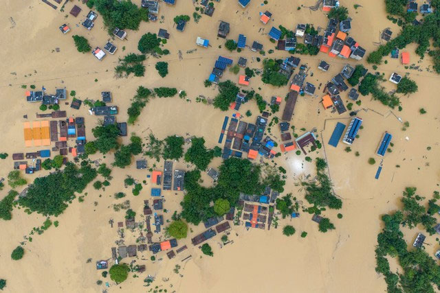 Picture 4 of The most serious flood in 100 years hit China, photos from above reveal the horrifying scene
