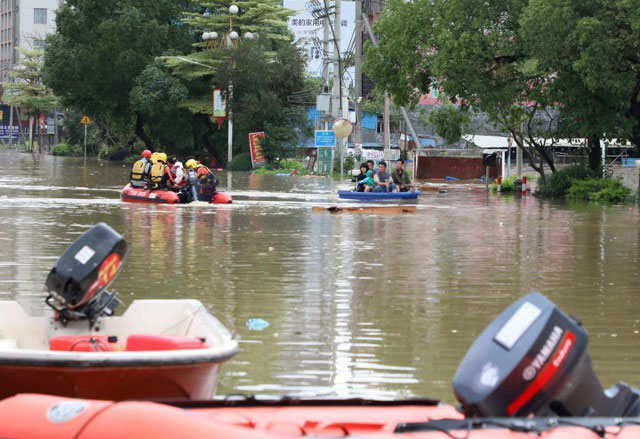 Picture 8 of The most serious flood in 100 years hit China, photos from above reveal the horrifying scene