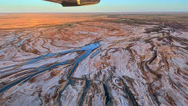 Picture 3 of The most unpredictable lake in the world: 'Lost' every 3 years and the water depth also changes