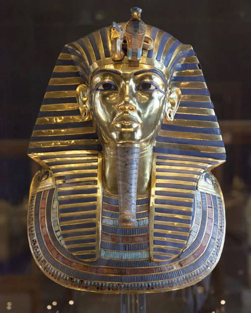 Picture 1 of The mysteries behind King Tut .'s golden mask