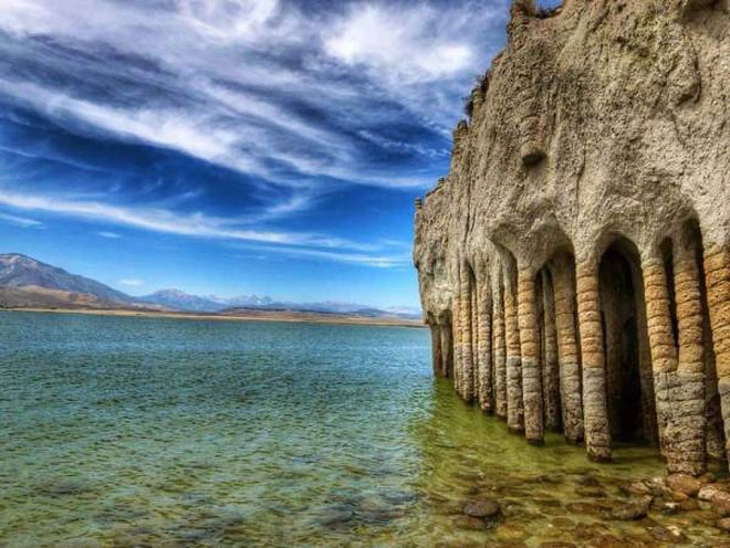 Picture 2 of The mystery of a series of stone columns formed hundreds of thousands of years ago