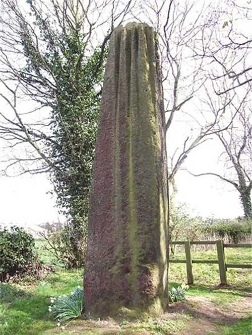 Picture 2 of The mystery of the 'Devil's' stone column in the UK