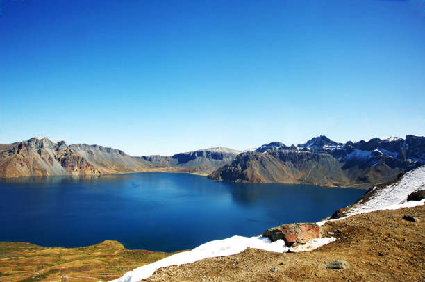 Picture 3 of The mystery of Thien Tri lake surrounds the whole mountain, there is no source of water flowing in, reserves of 2 billion tons