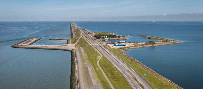 The Netherlands' magnificent sea dikes can be seen from space Picture 1