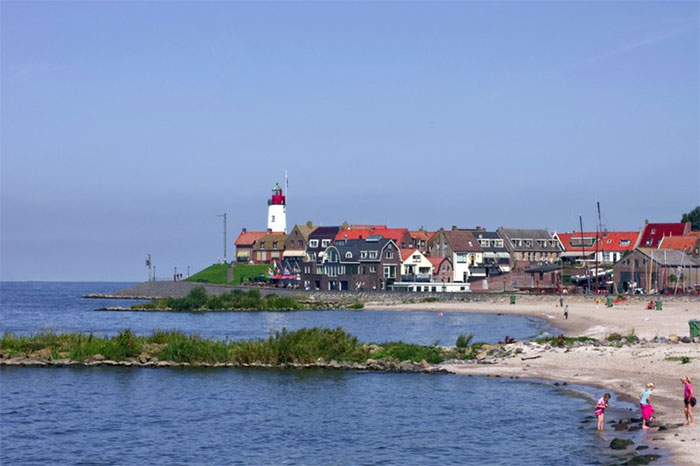 The Netherlands' magnificent sea dikes can be seen from space Picture 10