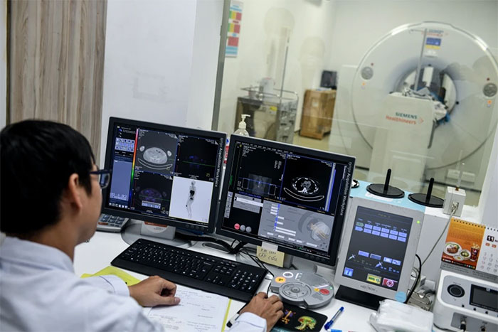 The only place to prepare radioactive drugs for cancer diagnosis in Vietnam Picture 11