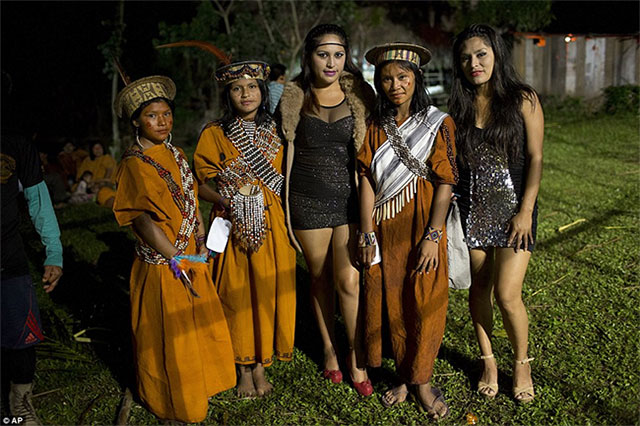 Picture 1 of The only tribe without men: Women reproduce this way and leave boys, leaving only girls