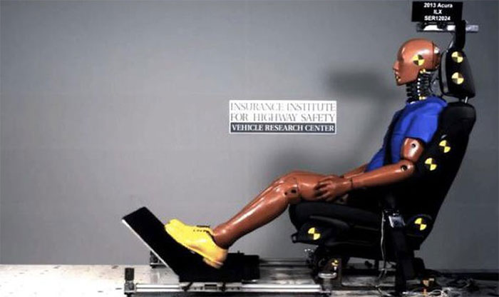 Picture 1 of The Secret Behind Car Headrest Design That You Don't Know