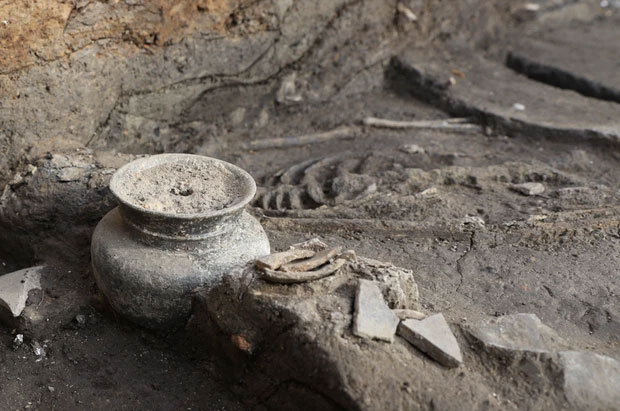 Picture 3 of The set of remains reveals the horrifying secret at the foot of the wall of Korea's 'Moon Palace'
