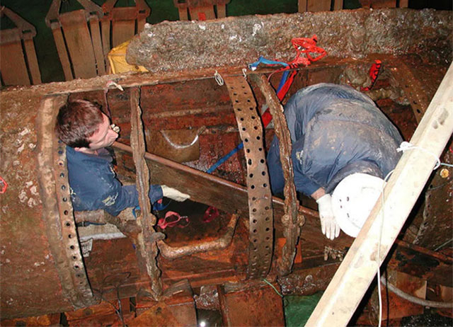 Picture 3 of The strangest finds at the bottom of the ocean
