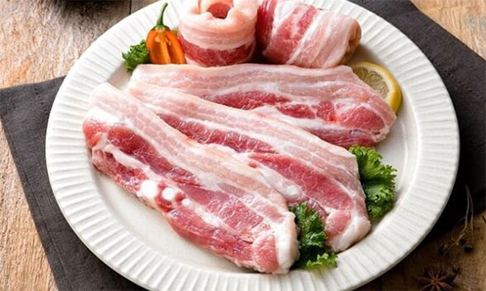 Picture 2 of The traditional way to wrap banh tet is simple and quick
