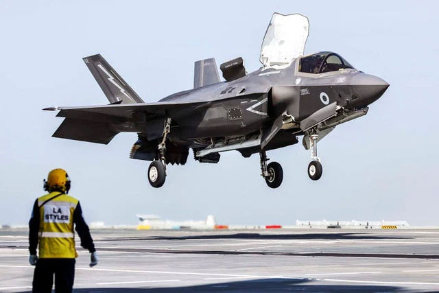 Picture 5 of The truth about 'stealth planes' and why they are so hard to hide in the sky