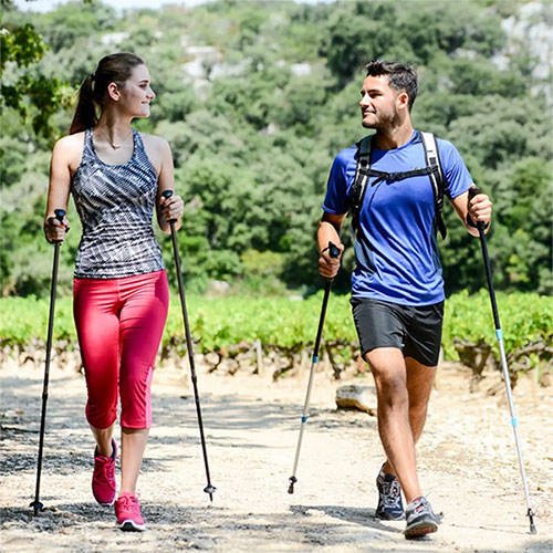 Picture 2 of The 'unique' walking style is good for the heart, bones, joints, and burns calories effectively: Did you know?