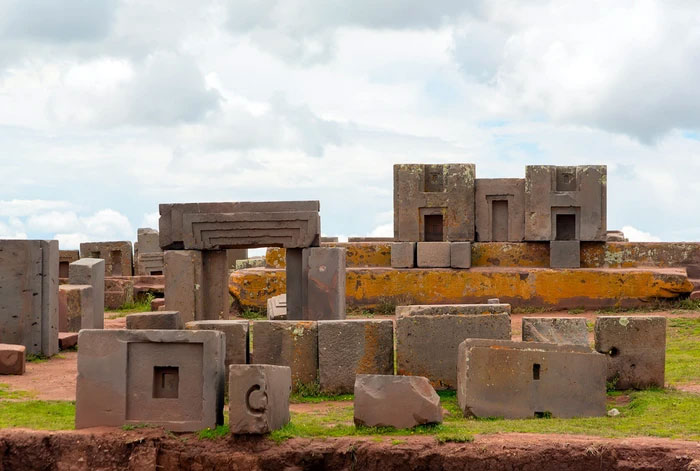 Picture 1 of The unsolved mystery of Puma Punku: Who created the megalithic structures that look like they were cut by lasers?