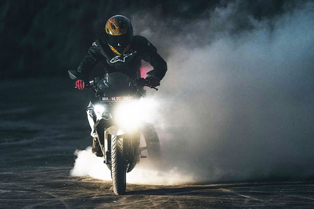 The world's first CNG-powered motorbike will be launched next June! Picture 3