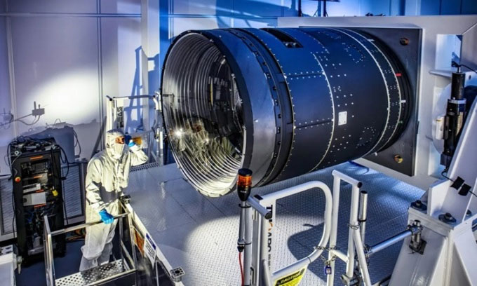 Picture 1 of The world's largest digital camera helps uncover the secrets of dark matter