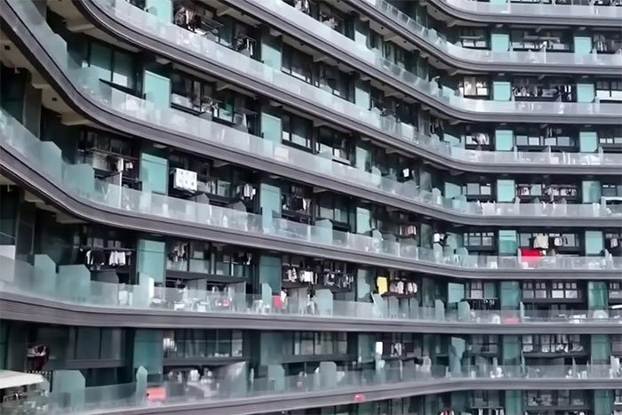 Picture 2 of The world's most crowded apartment building: Can accommodate up to 30,000 people, the view inside is overwhelming