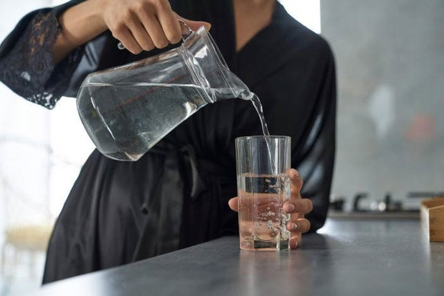 Picture 2 of This is a sign that you are drinking too much water.