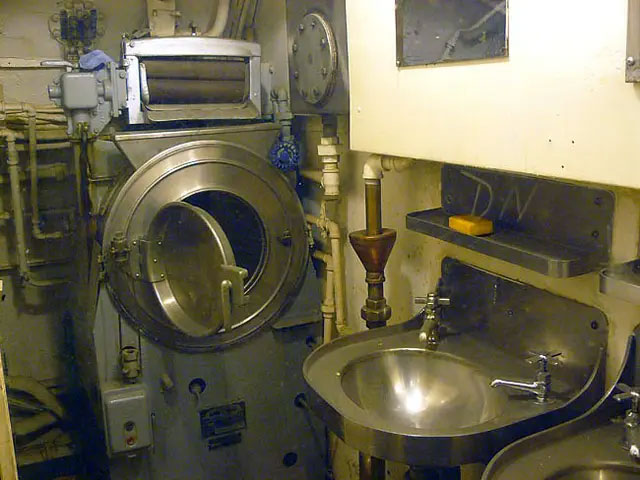 This working environment is harsher than on the space station, humans can only stay up to 90 days Picture 9