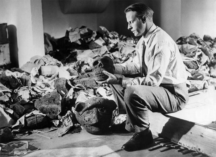 Thor Heyerdahl and his wild adventure across the ocean in a homemade boat Picture 1