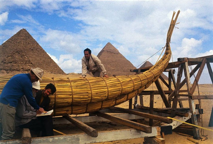 Thor Heyerdahl and his wild adventure across the ocean in a homemade boat Picture 4