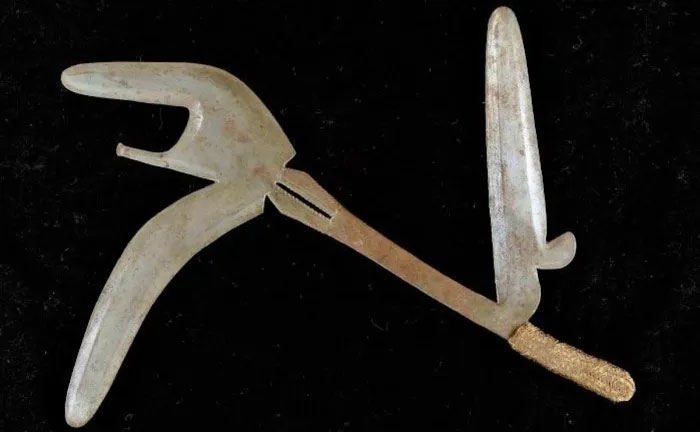 Picture 7 of Top 10 ancient weapons that still cause 'hairs on the back of the neck' to this day