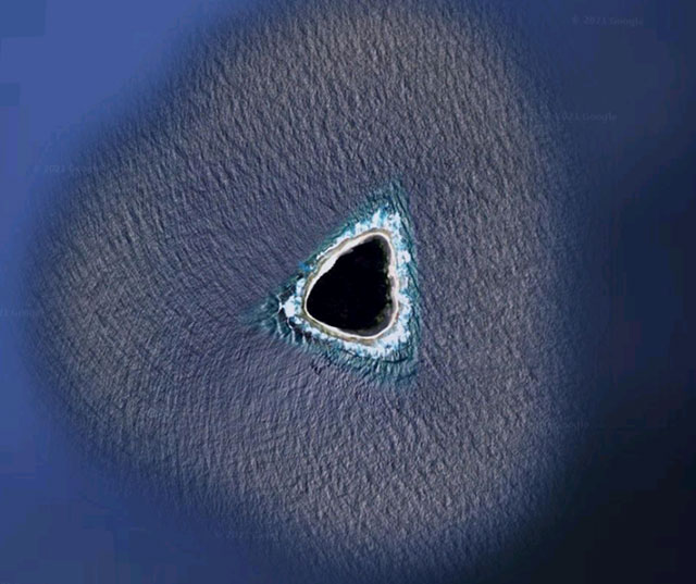 Picture 1 of Top 10 mysterious things discovered by Google Earth: Image number 1 once caused heated debate!