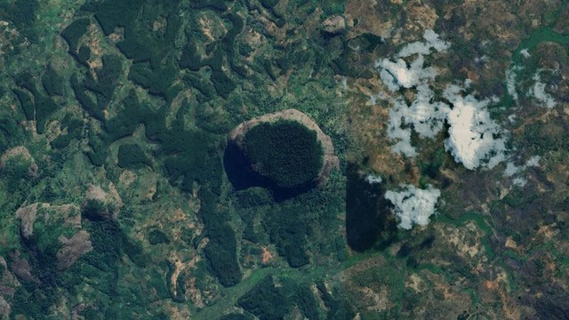 Picture 2 of Top 10 mysterious things discovered by Google Earth: Image number 1 once caused heated debate!