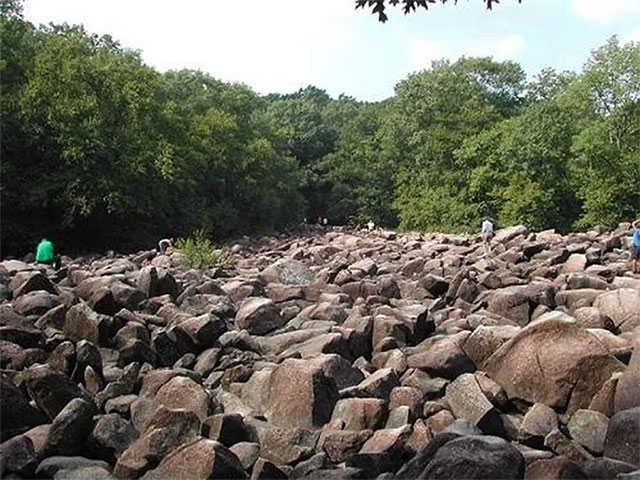 Picture 11 of Top 10 weird places that challenge scientists' ability to explain