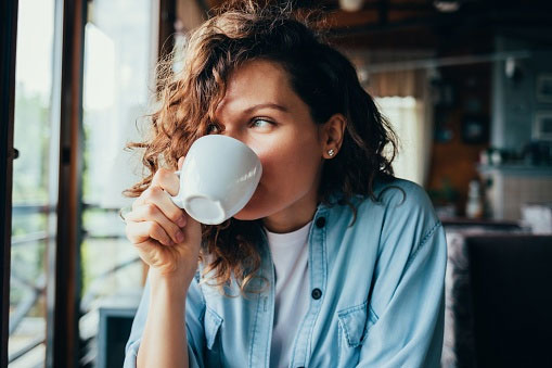 Picture 1 of Top 9 ways to prevent yellow teeth when drinking coffee
