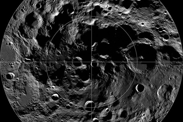 'Tracking' solid carbon dioxide on the Moon Picture 1