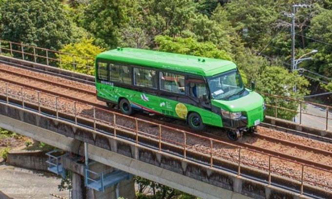 trains-that-run-on-railways-in-japan-start-operating