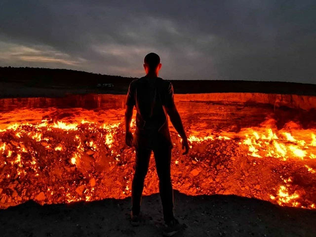 Picture 3 of Turkmenistan wants to extinguish the 'Gate of Hell' that has been burning for 50 years in the desert!
