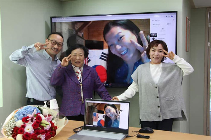 Picture 5 of Twins separated for 44 years, one in Korea, one in America, how did they grow up differently?