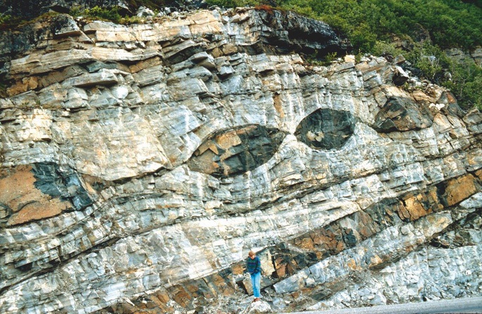 Picture 1 of Unexpected discovery of the 'missing' crust of the Earth