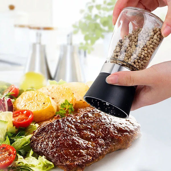 Picture 1 of Unexpected effects when you sprinkle pepper on food