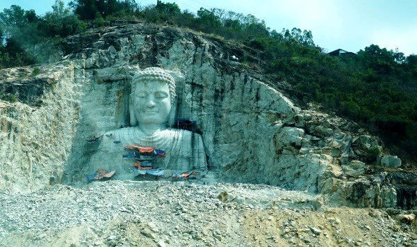 Picture 3 of Vietnam's cliff-side Buddha statue: Why surpass Leshan Giant Buddha to break the world record?