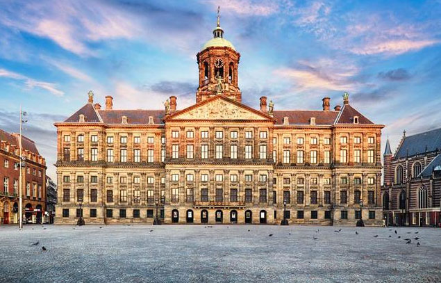 Picture 12 of Visit the palaces where the current kings and queens of the world are still living today