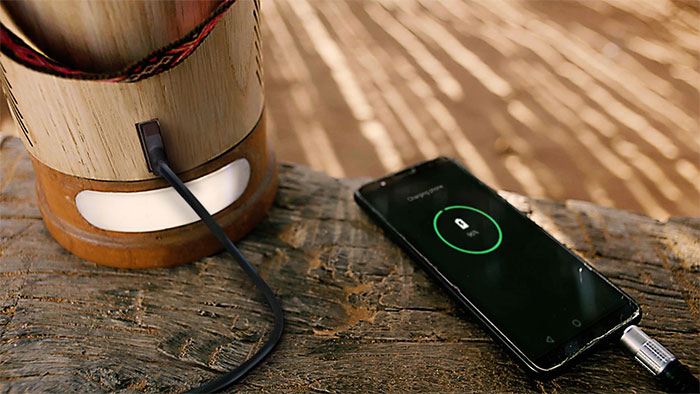WaterLight - Portable light that can be charged with salt water or urine Picture 2