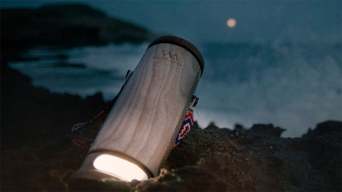 WaterLight - Portable light that can be charged with salt water or urine Picture 7