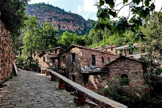 Weird village 90% of residents have the same last name, it is not allowed to marry outsiders Picture 2