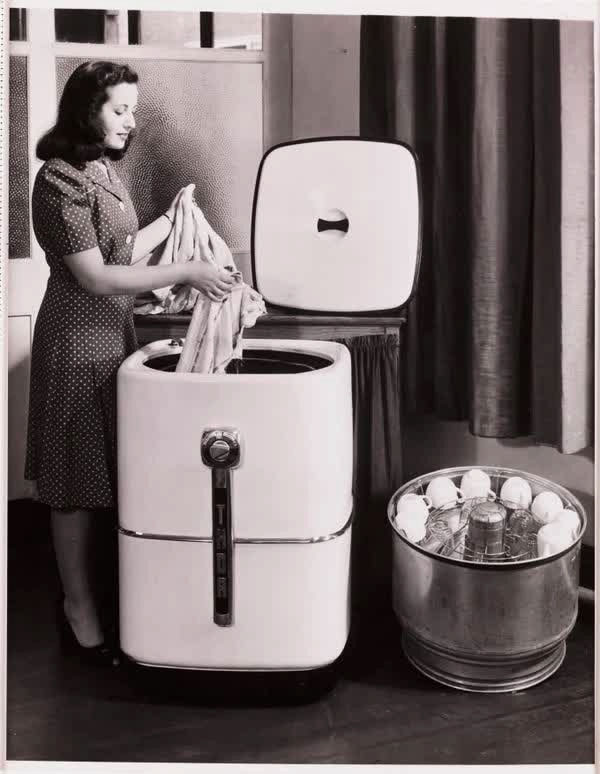 Picture 2 of What did familiar objects look like when they were first invented?