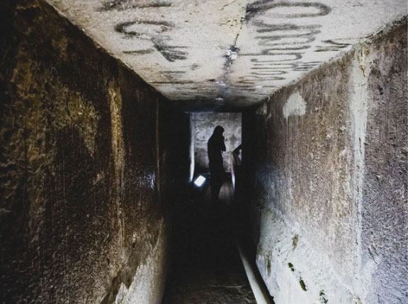 Picture 11 of What does the inside of an Egyptian pyramid look like? Tourists have come up with a surprising conclusion!