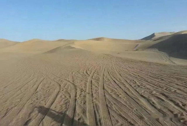 Picture 3 of What lies beneath the thick sands of the Sahara desert in Africa?