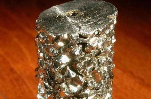 Picture 4 of What matter on Earth can get close to the Sun without melting?