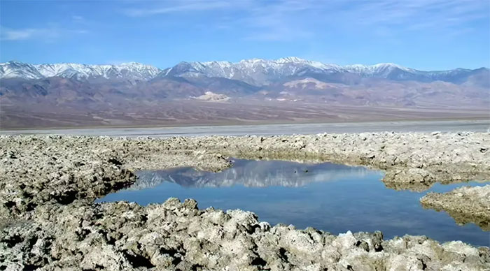 Picture 1 of What's inside Death Valley: Earth's hottest 'pan of fire', peaking at 54 degrees Celsius?