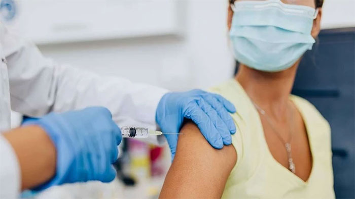 Picture 1 of When is the best time to get the flu vaccine?