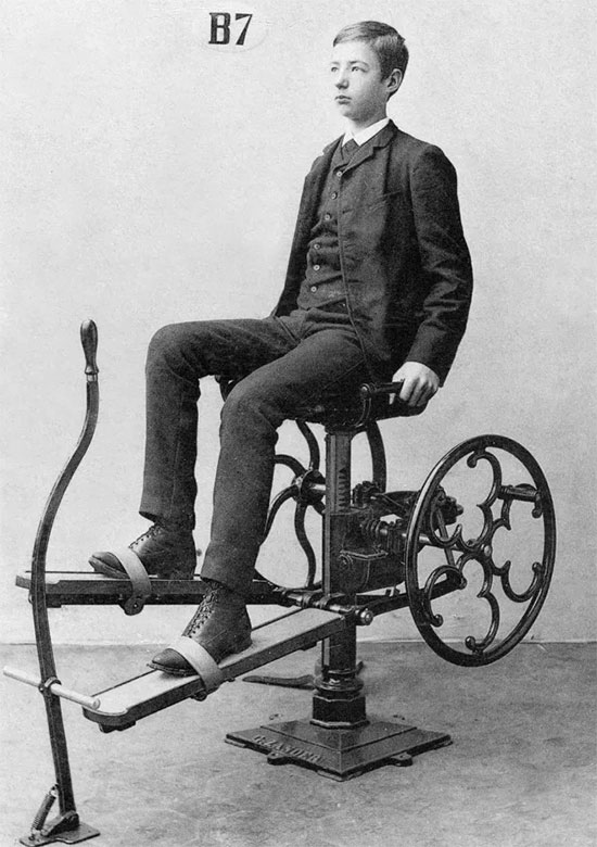 When modern medicine has just developed, how do people practice physical therapy? Picture 8