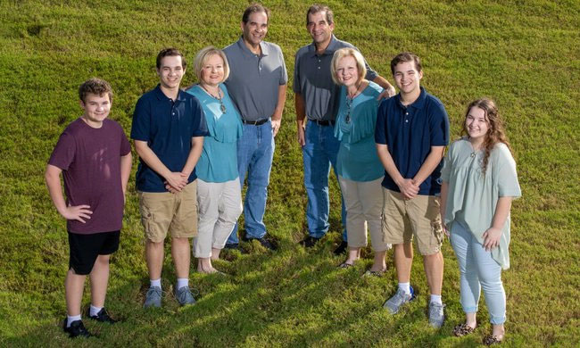 Picture 6 of When Twin Sisters Marry Twin Brother and Have Children: Do the Children Look Similar?